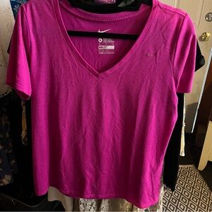 Nike Women’s V-Neck Short Sleeve Tee in Fuchsia